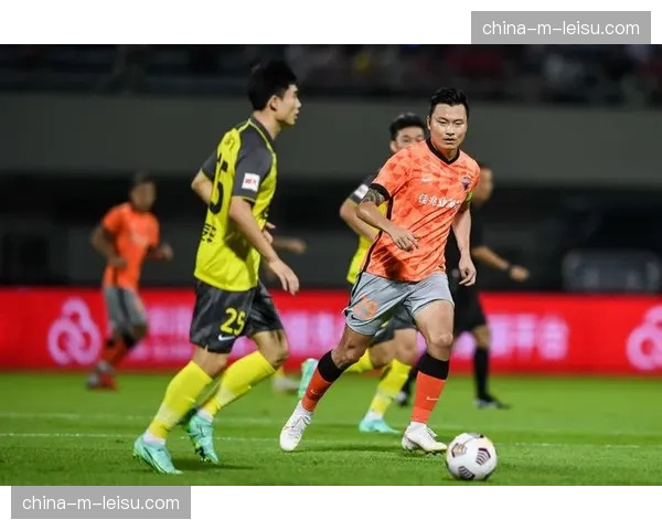 “火车头”的坚守：记一支中超俱乐部的青训总监